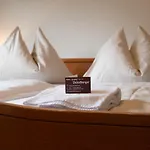 Hotel-gasthof Deixelberger Отель Вольфсберг